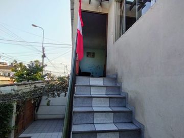 ¡OPORTUNIDAD ÚNICA! VENDO CASA EN CALLE LOS ECONÓMOS, URB. SANTA FELICIA, LA MOLINA