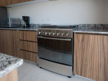 Departamento Amueblado AIRBNB, 2 recamaras, 2 baños, elevador, alberca, cochera 1 auto, isla del amor