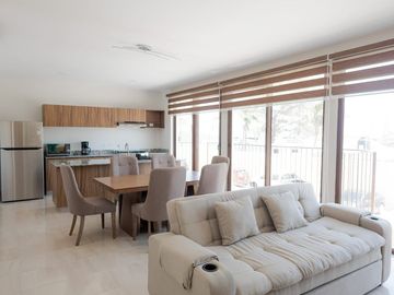 Departamento Amueblado AIRBNB, 2 recamaras, 2 baños, elevador, alberca, cochera 1 auto, isla del amor