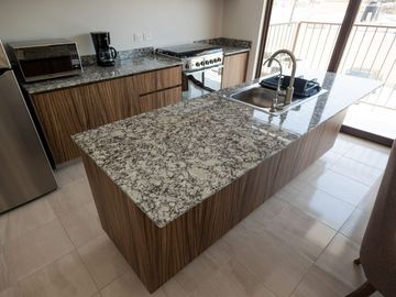 Departamento Nuevo Climatizado, 2 recamaras, 2 baños, elevador, 1 estacionamiento, Puerta al Mar