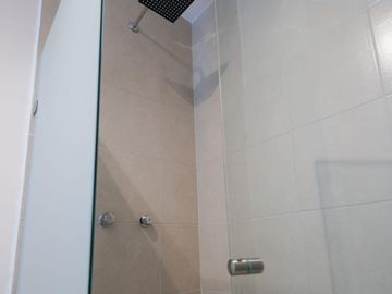Departamento Nuevo Climatizado, 2 recamaras, 2 baños, elevador, 1 estacionamiento, Puerta al Mar