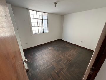 VENTA DE CASA EN CHACLACAYO 3 PISOS + LOCAL COMERCIAL