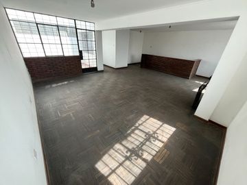 VENTA DE CASA EN CHACLACAYO 3 PISOS + LOCAL COMERCIAL
