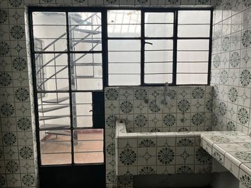 VENTA DE CASA EN CHACLACAYO 3 PISOS + LOCAL COMERCIAL