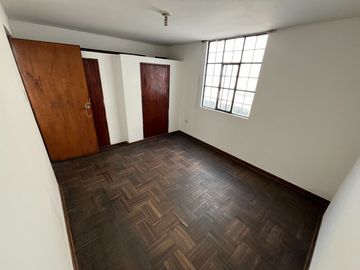 VENTA DE CASA EN CHACLACAYO 3 PISOS + LOCAL COMERCIAL