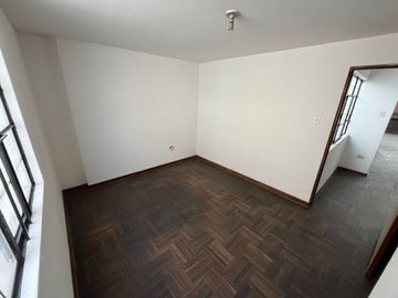 VENTA DE CASA EN CHACLACAYO 3 PISOS + LOCAL COMERCIAL