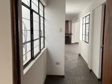 VENTA DE CASA EN CHACLACAYO 3 PISOS + LOCAL COMERCIAL