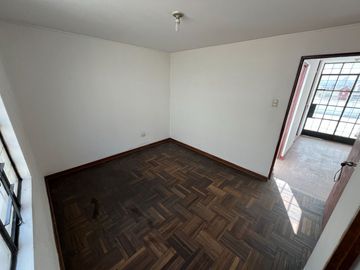 VENTA DE CASA EN CHACLACAYO 3 PISOS + LOCAL COMERCIAL