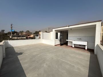 VENTA DE CASA EN CHACLACAYO 3 PISOS + LOCAL COMERCIAL