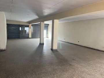 VENTA DE CASA EN CHACLACAYO 3 PISOS + LOCAL COMERCIAL