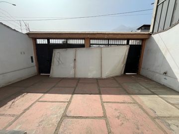 VENTA DE CASA EN CHACLACAYO 3 PISOS + LOCAL COMERCIAL
