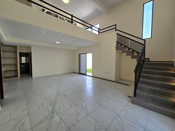 SE VENDE HERMOSA RESIDENCIA EN LAS PALMAS, VERACRUZ.