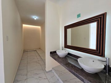 SE VENDE HERMOSA RESIDENCIA EN LAS PALMAS, VERACRUZ.