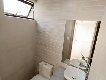 CASA LISTA PARA HABITAR 180M3 -3 PISOS - 2 PARQUEADEROS- LA PRIMAVERA CUMBAYA