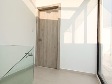 CASA LISTA PARA HABITAR 180M3 -3 PISOS - 2 PARQUEADEROS- LA PRIMAVERA CUMBAYA