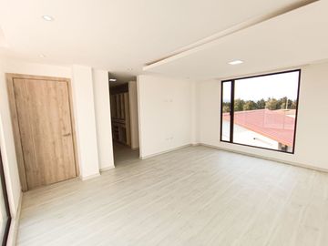 CASA LISTA PARA HABITAR 180M3 -3 PISOS - 2 PARQUEADEROS- LA PRIMAVERA CUMBAYA