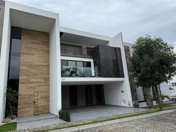 Espectacular casa en Lomas de Angelópolis