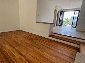 COLINDA CON CAMPO DE GOLF - HERMOSA CASA $85,000 INFORMES 442148----