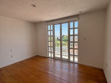 COLINDA CON CAMPO DE GOLF - HERMOSA CASA $85,000 INFORMES 442148----