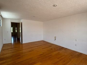 COLINDA CON CAMPO DE GOLF - HERMOSA CASA $85,000 INFORMES 442148----