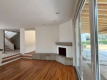 COLINDA CON CAMPO DE GOLF - HERMOSA CASA $85,000 INFORMES 442148----