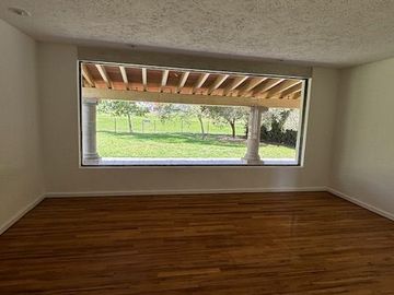 COLINDA CON CAMPO DE GOLF - HERMOSA CASA $85,000 INFORMES 442148----