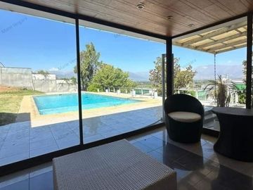 Casa en venta Pirque.