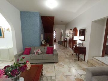 Venta de Casa Rentera en Manta