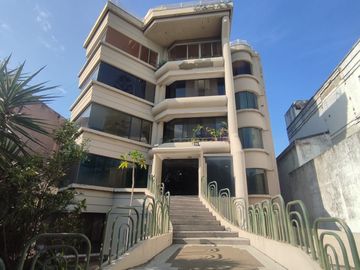SE VENDE DEPARTAMENTO EN LOMAS DE URDESA