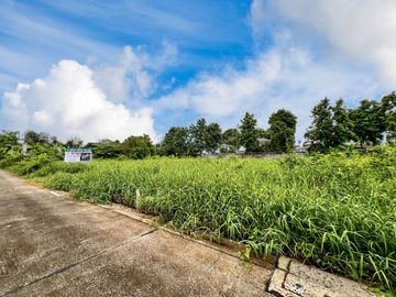 Land for sale, Soi Yothin Phatthana 7, intersection 2-2, location along the expressway. At Narong-Ramintra  land size 1-0-49 rai