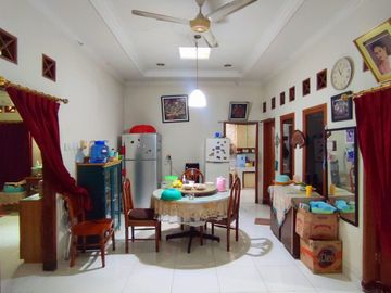 Dijual Rumah di Pejompongan Bendungan Hilir LT 210 Lokasi Bagus Strategis
