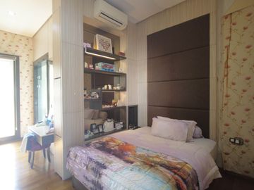 Dijual Villa Komplek River View Polonia - Medan