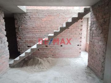 Venta De Casa En Salaverry Centro / 117 M2 / $ 130,000 / 2 Pisos ID 1102704