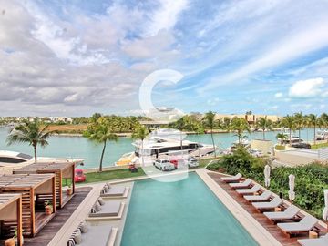 Departamento en Venta en Cancún en SLS Marina Beach con Vista al Mar