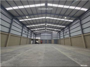 RENTO ESPECTACULAR BODEGA 954 mts2, funcionalidad y un espacio premium para tu negocio, ¡Haz Crecer Tu Empresa con Estilo y Eficiencia!.