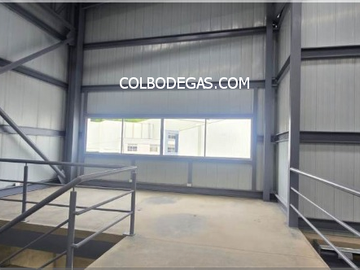 RENTO ESPECTACULAR BODEGA 954 mts2, funcionalidad y un espacio premium para tu negocio, ¡Haz Crecer Tu Empresa con Estilo y Eficiencia!.