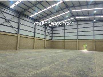 RENTO ESPECTACULAR BODEGA 954 mts2, funcionalidad y un espacio premium para tu negocio, ¡Haz Crecer Tu Empresa con Estilo y Eficiencia!.