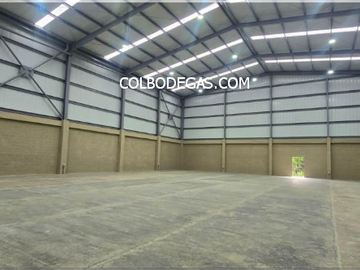 RENTO ESPECTACULAR BODEGA 954 mts2, funcionalidad y un espacio premium para tu negocio, ¡Haz Crecer Tu Empresa con Estilo y Eficiencia!.