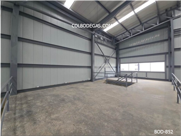 RENTO ESPECTACULAR BODEGA 954 mts2, funcionalidad y un espacio premium para tu negocio, ¡Haz Crecer Tu Empresa con Estilo y Eficiencia!.