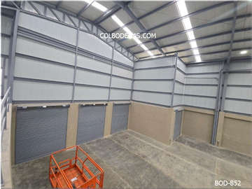 RENTO ESPECTACULAR BODEGA 954 mts2, funcionalidad y un espacio premium para tu negocio, ¡Haz Crecer Tu Empresa con Estilo y Eficiencia!.