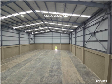 RENTO ESPECTACULAR BODEGA 954 mts2, funcionalidad y un espacio premium para tu negocio, ¡Haz Crecer Tu Empresa con Estilo y Eficiencia!.