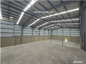 RENTO ESPECTACULAR BODEGA 954 mts2, funcionalidad y un espacio premium para tu negocio, ¡Haz Crecer Tu Empresa con Estilo y Eficiencia!.