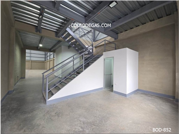 RENTO ESPECTACULAR BODEGA 954 mts2, funcionalidad y un espacio premium para tu negocio, ¡Haz Crecer Tu Empresa con Estilo y Eficiencia!.