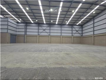 RENTO ESPECTACULAR BODEGA 954 mts2, funcionalidad y un espacio premium para tu negocio, ¡Haz Crecer Tu Empresa con Estilo y Eficiencia!.