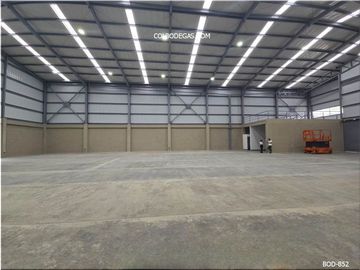 RENTO ESPECTACULAR BODEGA 954 mts2, funcionalidad y un espacio premium para tu negocio, ¡Haz Crecer Tu Empresa con Estilo y Eficiencia!.