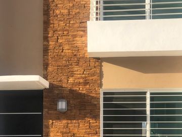 Casa en Venta en Santa Fe III, Cerrada Alcázares, 3 recámaras.