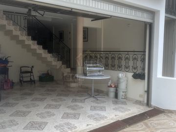 VENDO CASA EXTERNA EL CANEY
