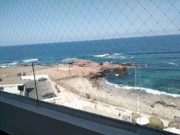 Vendo Departamento Frente al Mar. 100 mts² Se puede Novar $180.- millones con tasa interes de 2,25. posee 3D 2B Estac.. y Bodega.