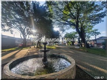 VENDO CASA SECTOR CON AMBIENTE CAMPESTRE, MUY AMPLIA, ZONAS VERDES, Mágnifica para relajarse y vivir cómodamente.
