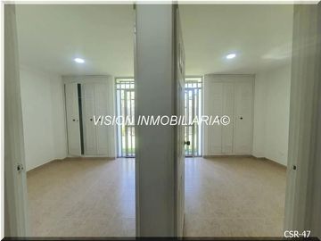 VENDO CASA SECTOR CON AMBIENTE CAMPESTRE, MUY AMPLIA, ZONAS VERDES, Mágnifica para relajarse y vivir cómodamente.